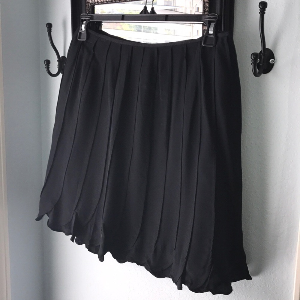 Black pleated skirt